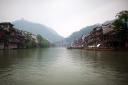 Fenghuang, Fluss