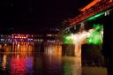 Fenghuang bei Nacht